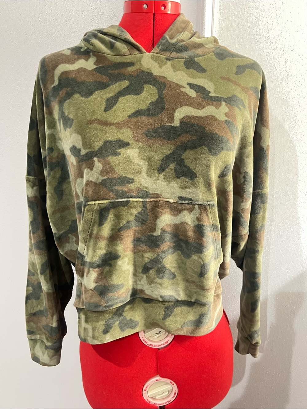 American Eagle Outfitters Green & Brown Camo Velour Drop Shoulder Hoodie XS